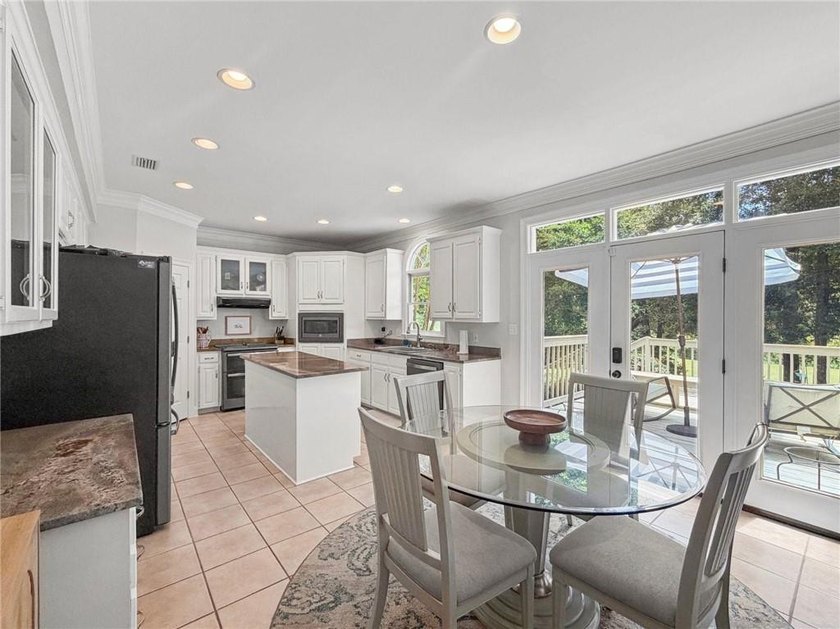 Beautifully maintained and situated on Rock Creek Golf Course - photo 15