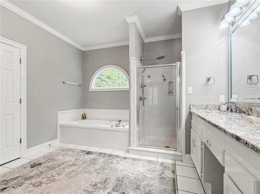 Beautifully maintained and situated on Rock Creek Golf Course - photo 18