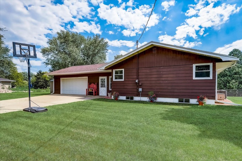 W10987 W Harmony Dr, Lodi, WI 53555, 2888594