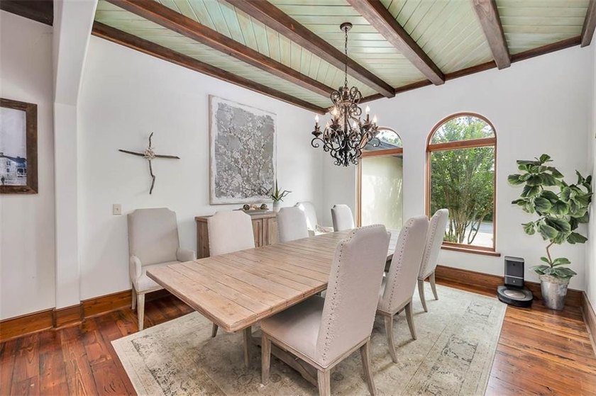 Come see this custom house located in the highly desirable Sea - photo 9