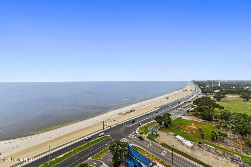 Luxury condo with panoramic views of the Mississippi Gulf Coast - photo 12