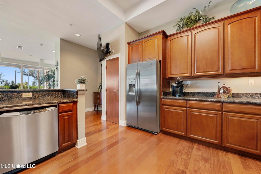 Luxury condo with panoramic views of the Mississippi Gulf Coast - photo 17