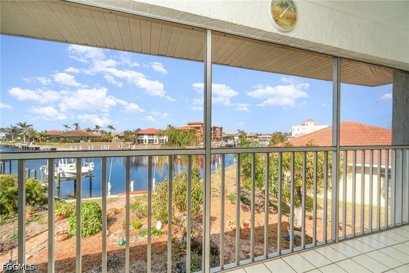 Experience turnkey waterfront living in the heart of Punta - photo 24