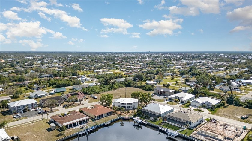 Experience turnkey waterfront living in the heart of Punta - photo 32