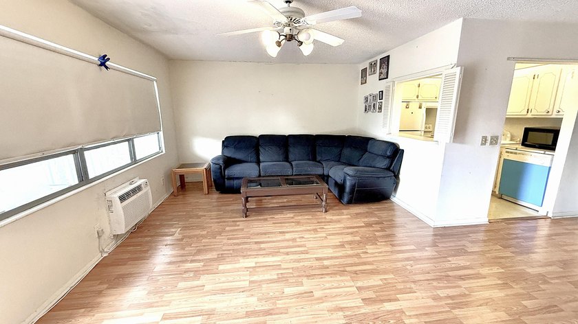 2nd Floor partially furnished 1 BR &amp; 1.5 Bath in Garden Style - photo 2