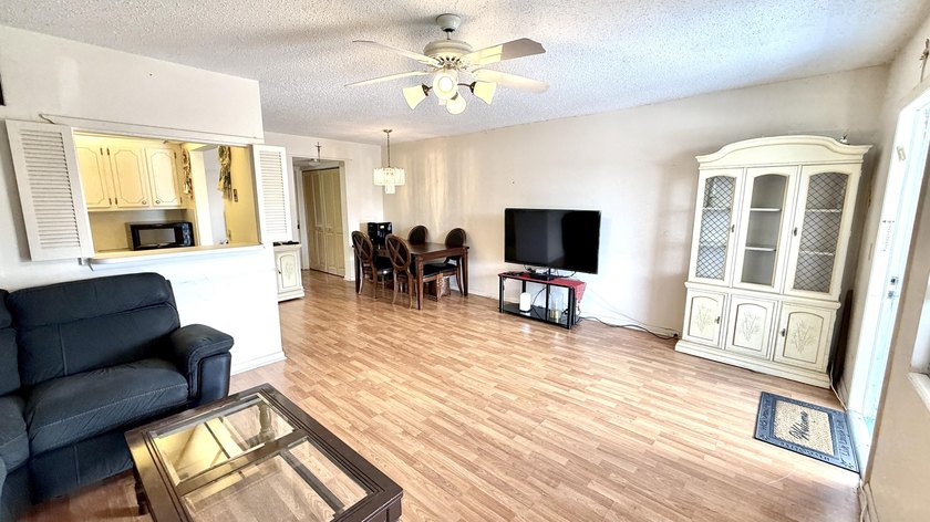 2nd Floor partially furnished 1 BR &amp; 1.5 Bath in Garden Style - photo 3