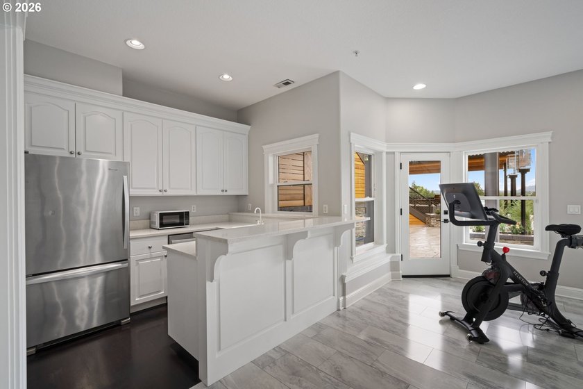 Set within the prestigious Rivercrest community, this - photo 36