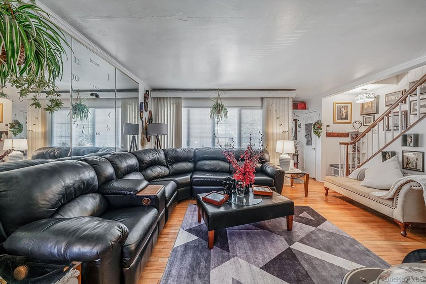 Welcome to this spacious and well-maintained home in the - photo 13