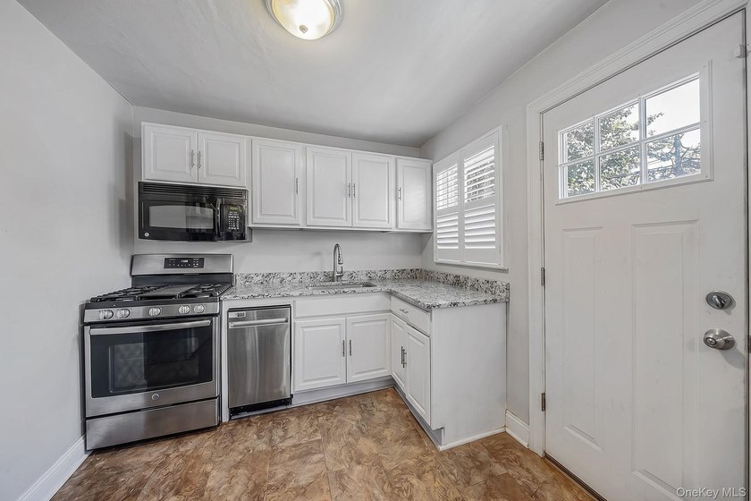 Welcome to this spacious and well-maintained home in the - photo 17