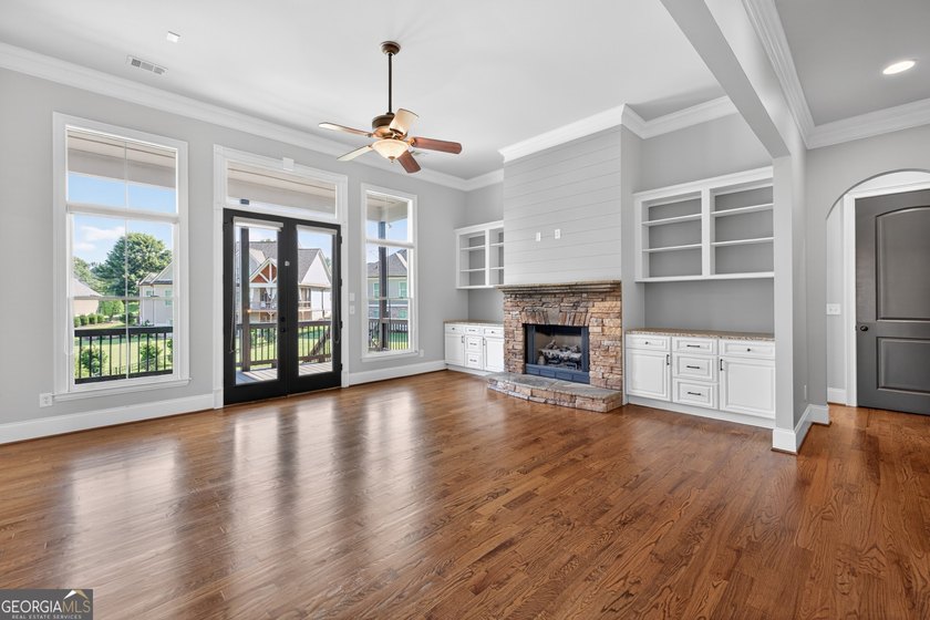 Welcome to your own private resort in the highly sought-after - photo 23