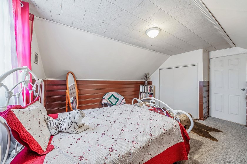 Welcome to this spacious and well-maintained home in the - photo 27