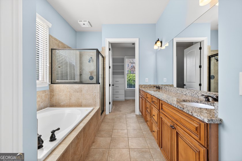 Welcome to your own private resort in the highly sought-after - photo 45