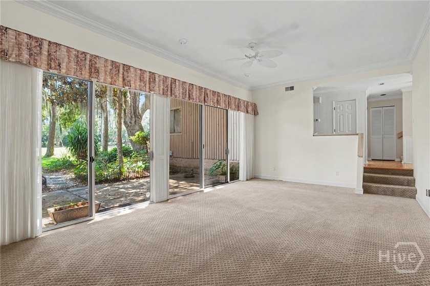 Lovely 3-bedroom, 3 bath, 1840 square feet condo/townhouse in - photo 10