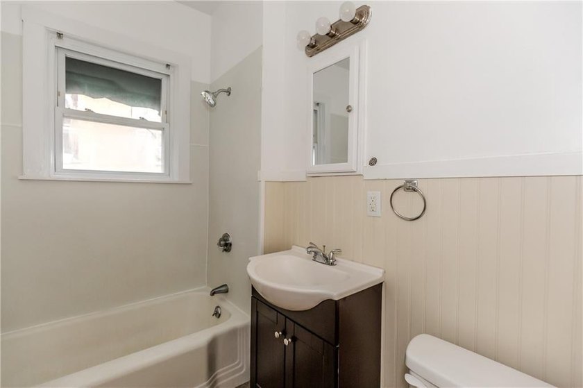 Opportunity knocks with this 2 bed *side by each* townhouse - photo 11