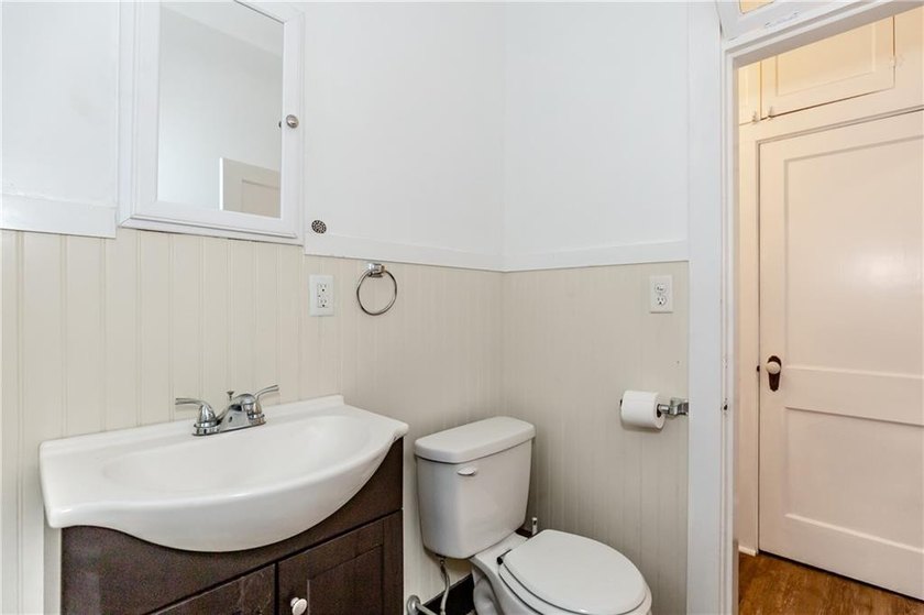 Opportunity knocks with this 2 bed *side by each* townhouse - photo 12