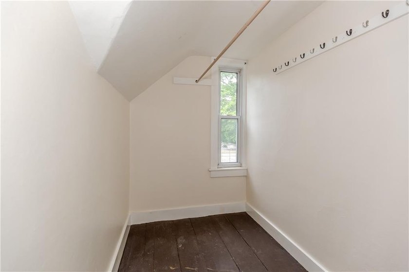 Opportunity knocks with this 2 bed *side by each* townhouse - photo 25