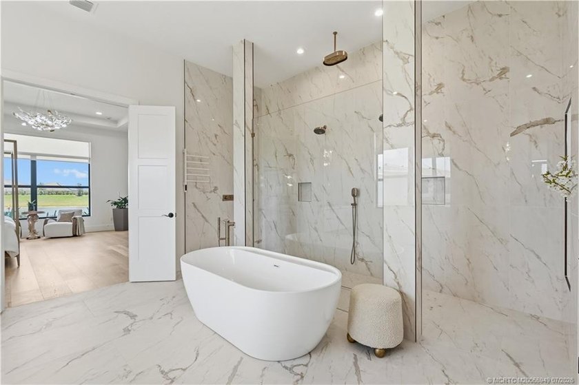 2025 built &amp; elevated in every detail, this Zara model at Astor - photo 29