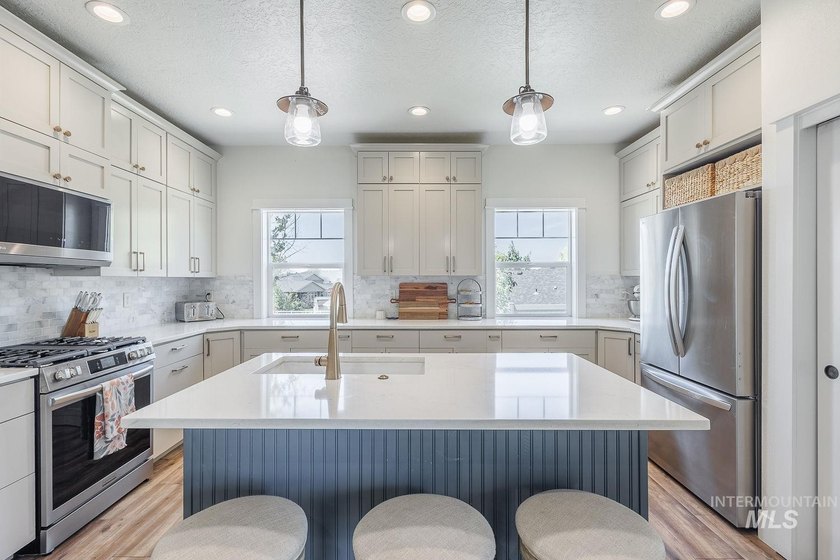 Spacious country living with room to grow. On shared well and - photo 12