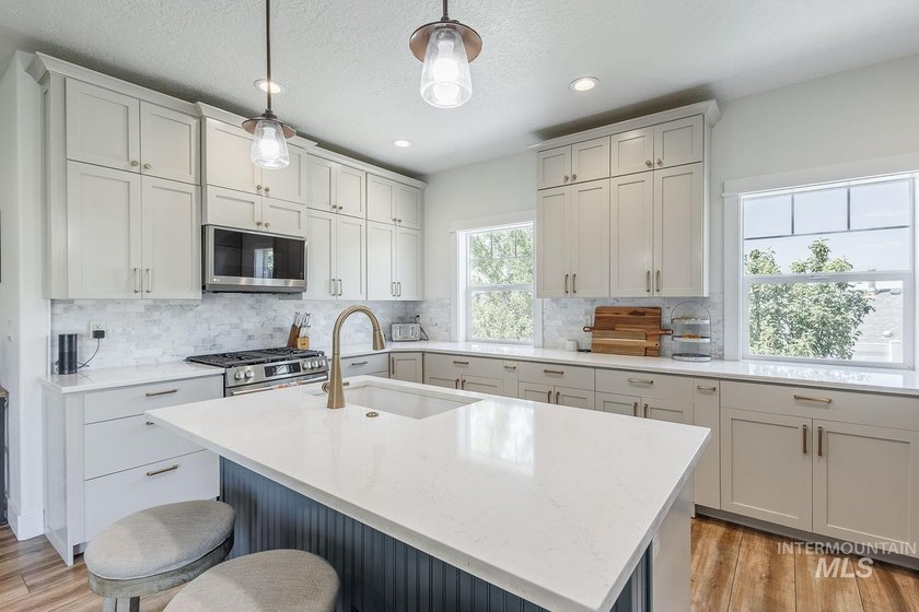 Spacious country living with room to grow. On shared well and - photo 13