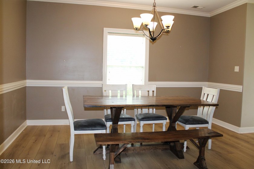 Located in South DeSoto Estates on 1.52 acres in the - photo 15