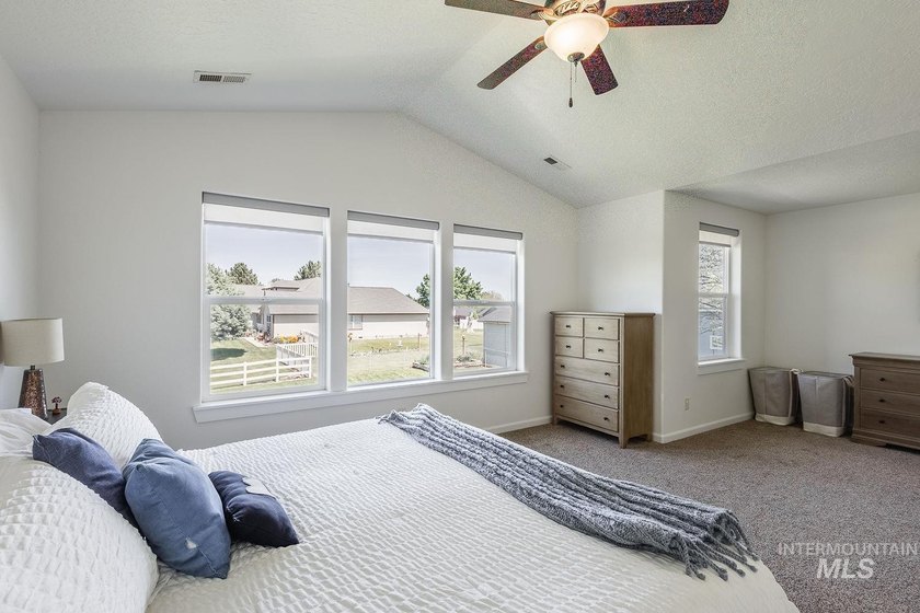 Spacious country living with room to grow. On shared well and - photo 20