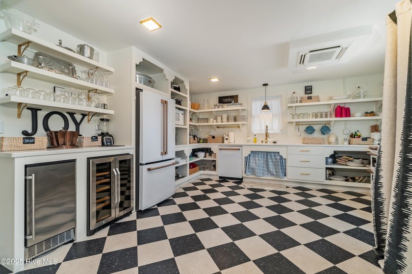 Wonderful Location and Wonderful Cottage! This beautifully - photo 21