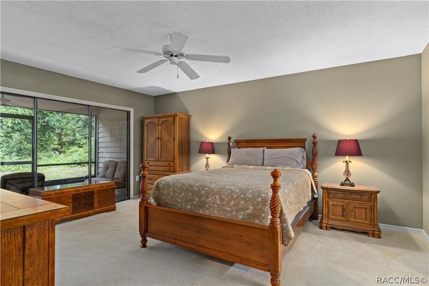 Spacious pool home on an oversized 0.55-acre corner lot in - photo 21