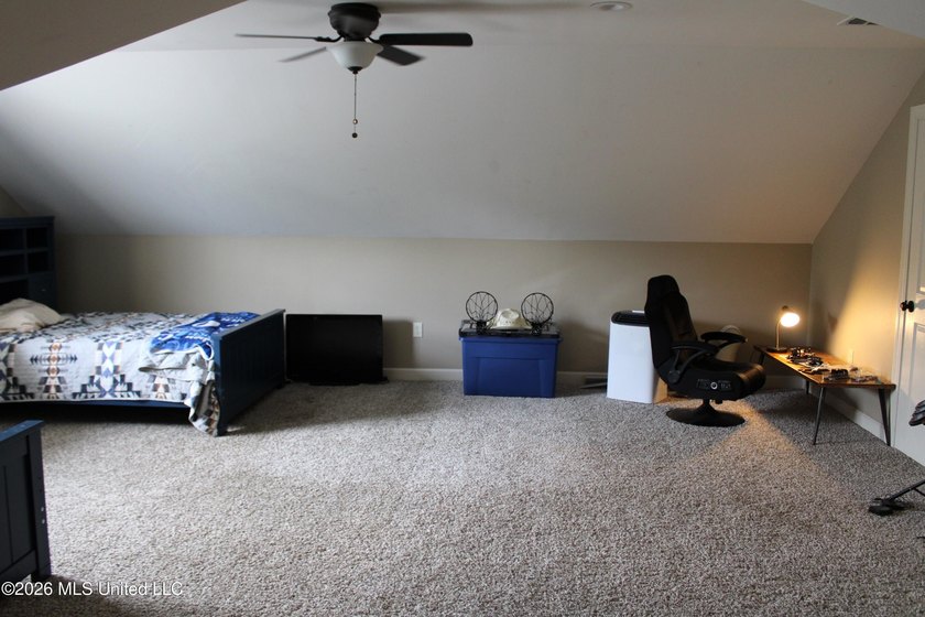 Located in South DeSoto Estates on 1.52 acres in the - photo 23