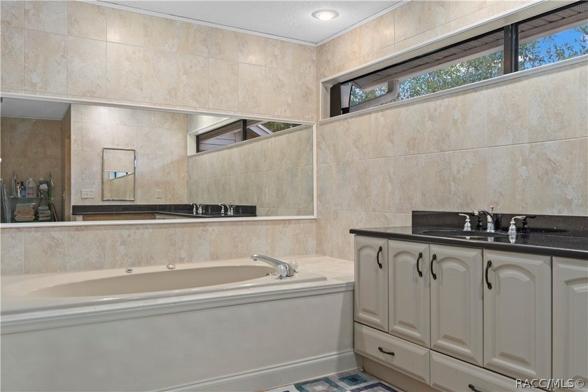 Spacious pool home on an oversized 0.55-acre corner lot in - photo 27