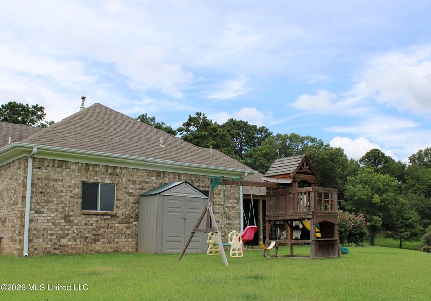 Located in South DeSoto Estates on 1.52 acres in the - photo 29