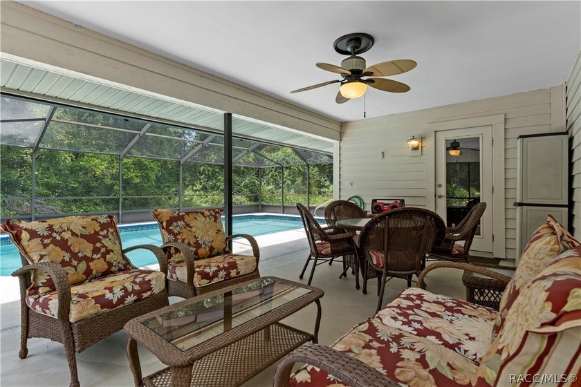 Spacious pool home on an oversized 0.55-acre corner lot in - photo 44