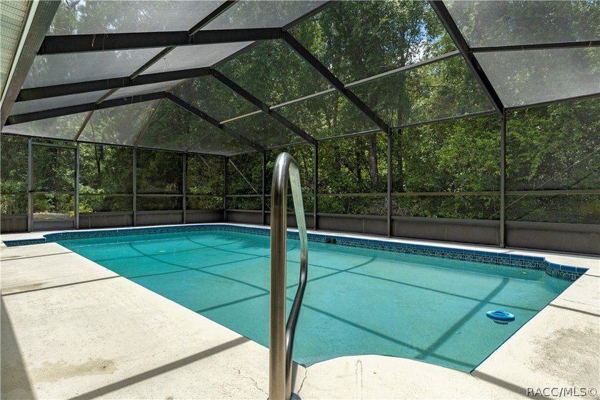 Spacious pool home on an oversized 0.55-acre corner lot in - photo 48