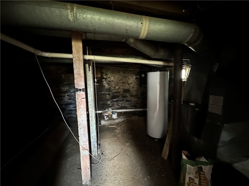 Some properties ask you to imagine the potential. This one hands - photo 15