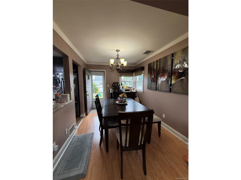 Welcome to this three-bedroom, two-bath split-level home - photo 16