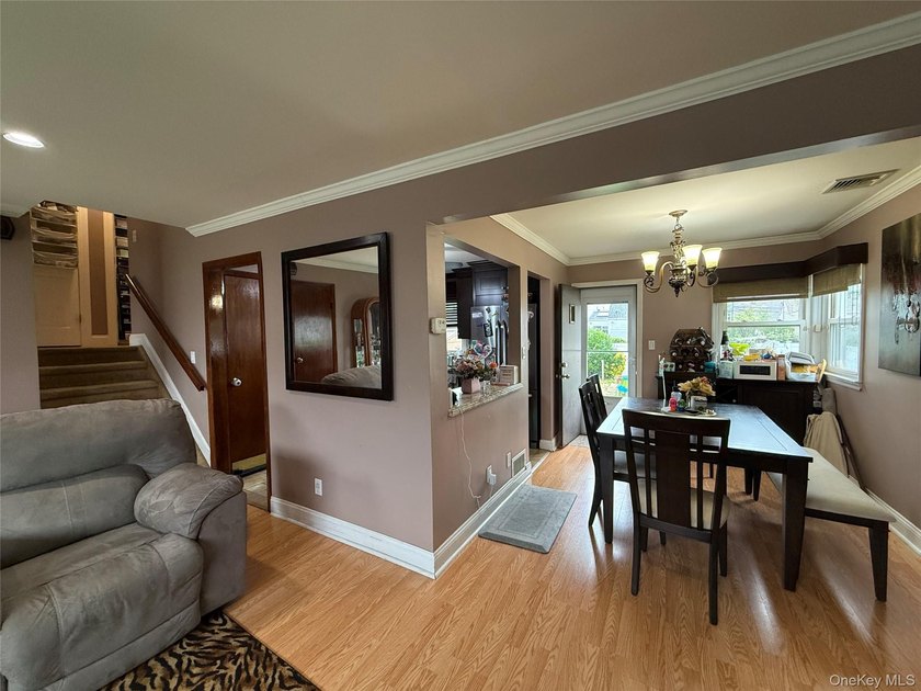 Welcome to this three-bedroom, two-bath split-level home - photo 17
