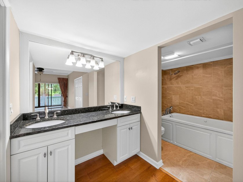 Rarely available and highly coveted, this top floor, 3rd floor - photo 6