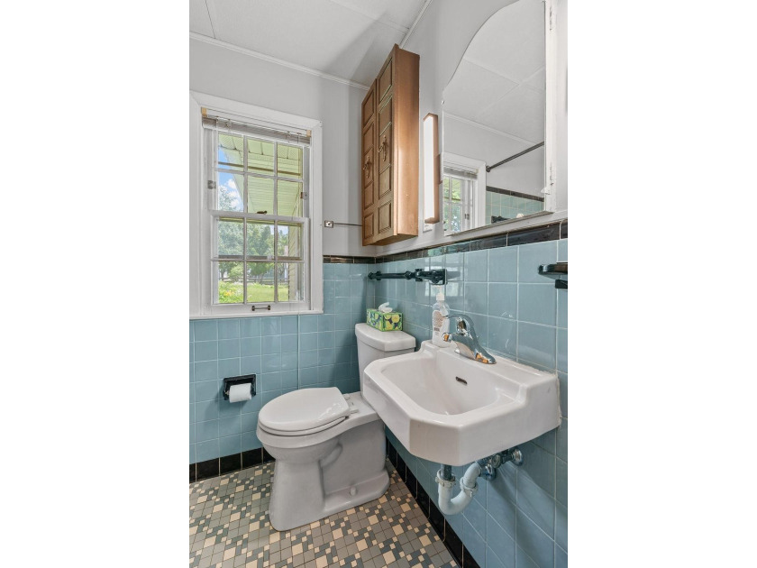 Charming Southwest full-dormer bungalow in the heart of - photo 14