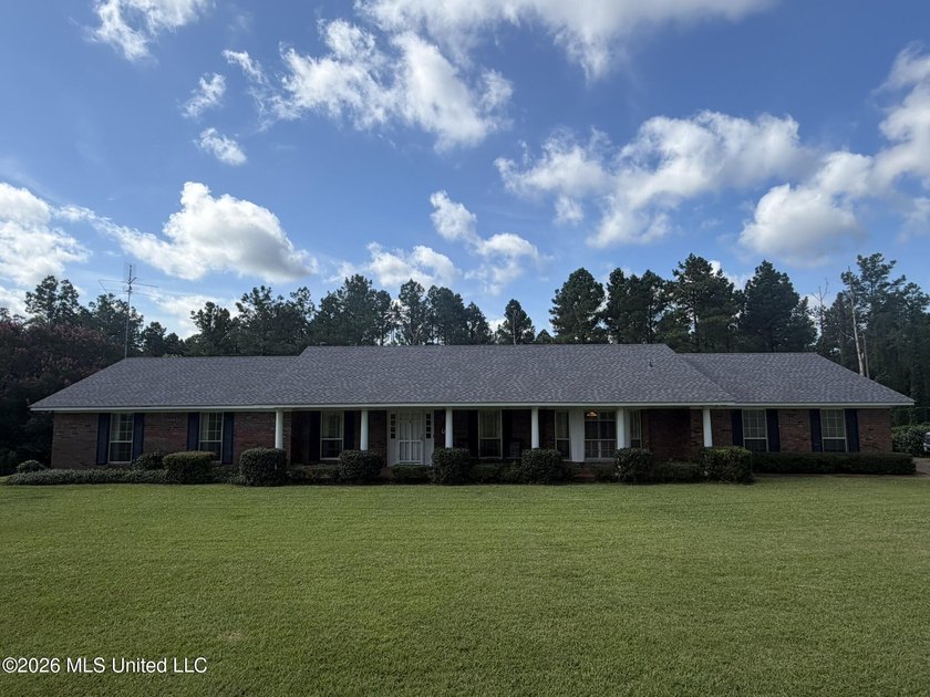 Set across 397 acres in Jefferson Davis County, Mississippi - photo 19