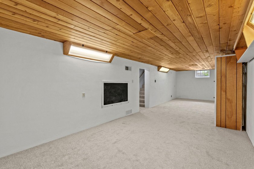 Charming Southwest full-dormer bungalow in the heart of - photo 19