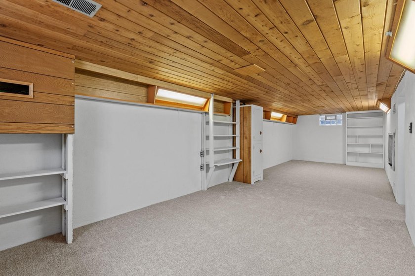 Charming Southwest full-dormer bungalow in the heart of - photo 21