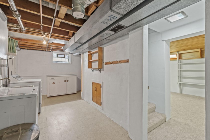 Charming Southwest full-dormer bungalow in the heart of - photo 24