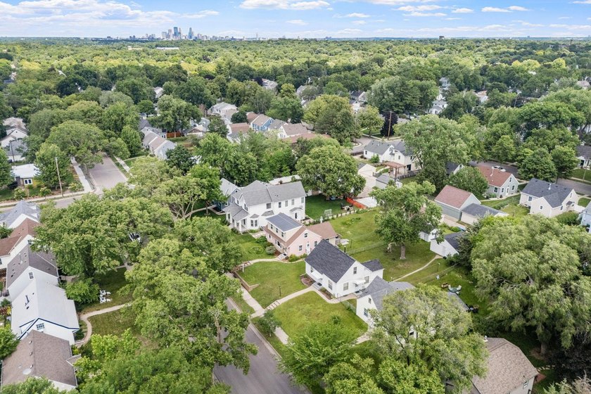 Charming Southwest full-dormer bungalow in the heart of - photo 41