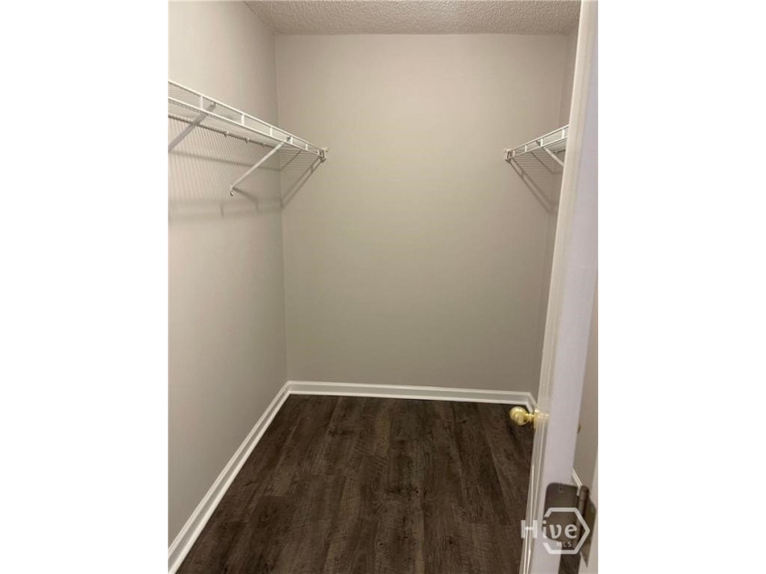 Welcome to this charming 4 bedroom, 2 bath home located in the - photo 8