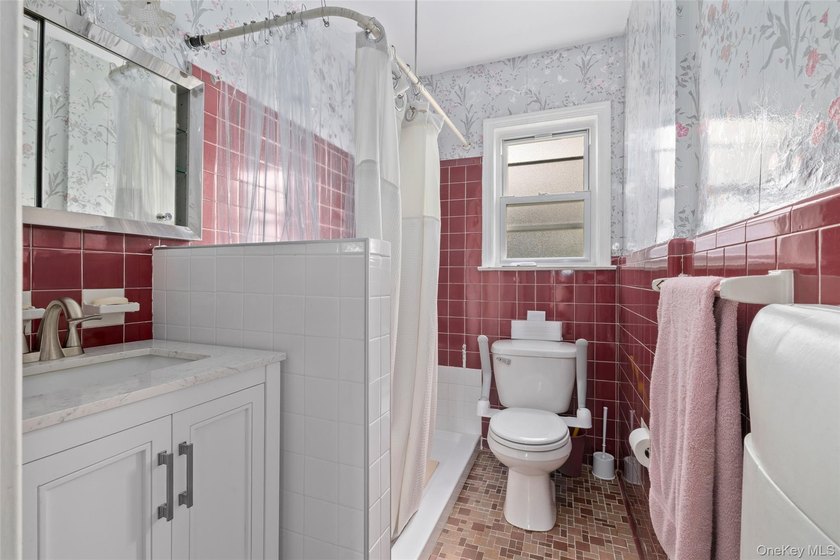 Solid Sprawling 3 Bedroom, Brick Ranch with full basement - photo 12