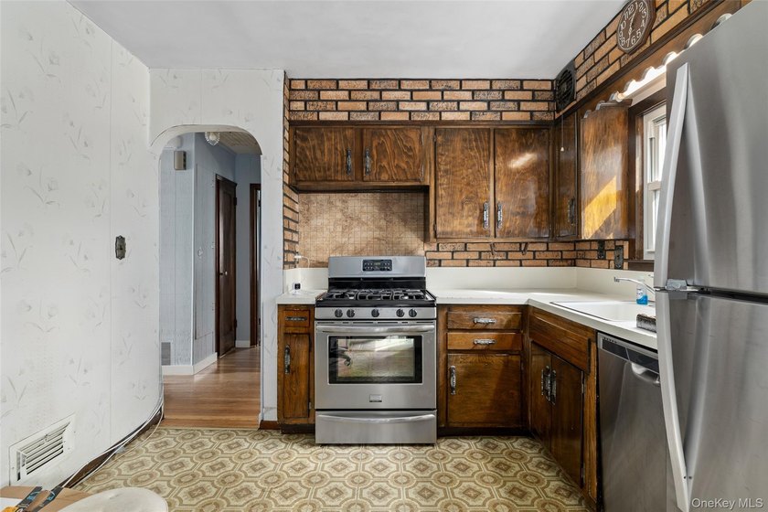 Solid Sprawling 3 Bedroom, Brick Ranch with full basement - photo 14