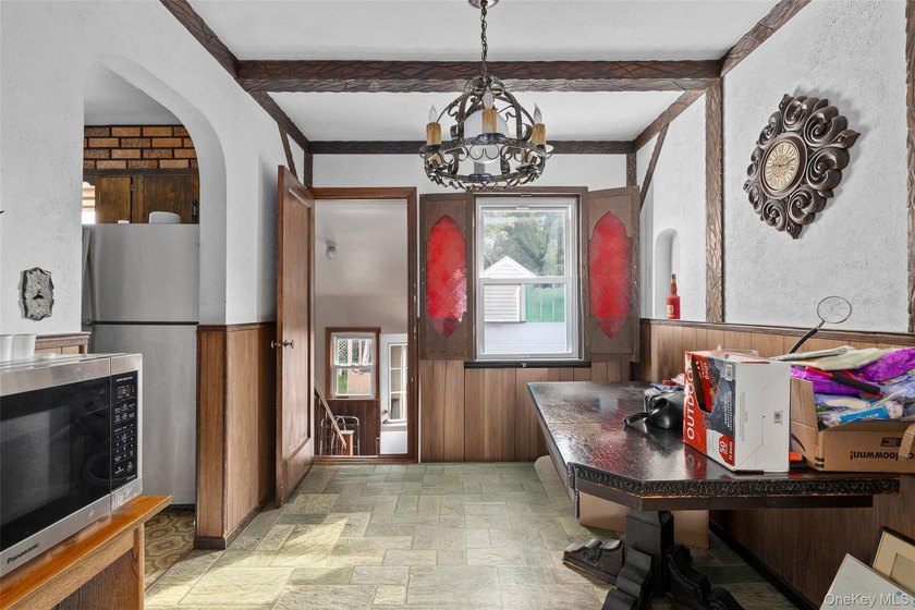 Solid Sprawling 3 Bedroom, Brick Ranch with full basement - photo 16
