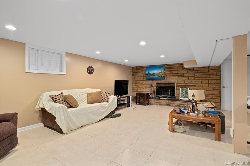Solid Sprawling 3 Bedroom, Brick Ranch with full basement - photo 18