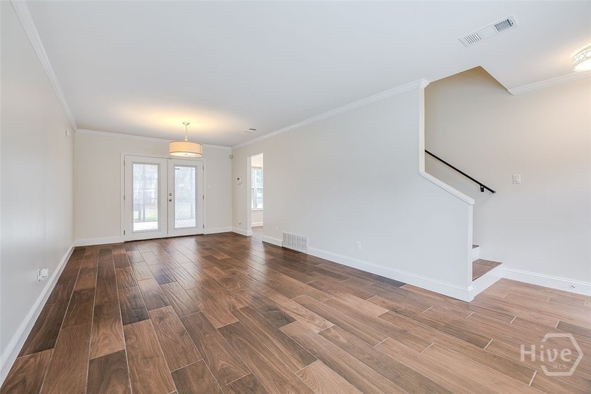 NEW ROOF - NO HOA - MOVE-IN READY! This beautifully updated - photo 4