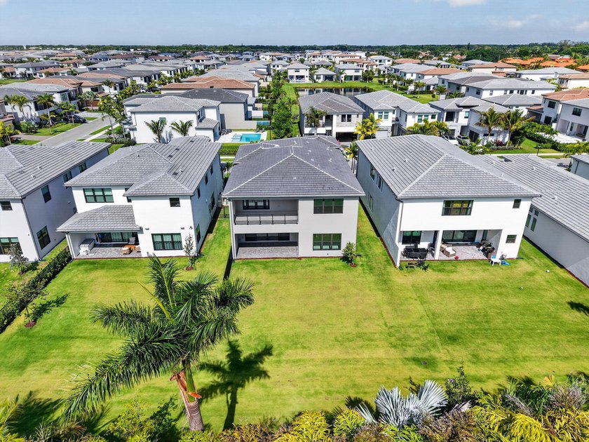 Brand new, never lived in residence in the Lotus Edge community! - photo 32