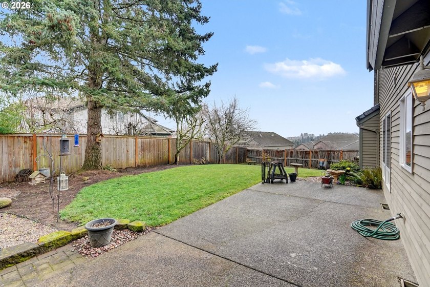 Welcome to this spacious and inviting 4 bed/ 2.5 bath home - photo 43